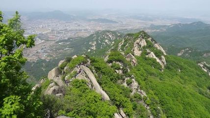 丹东凤凰山一日游 挑战玻璃栈道，畅享自然与刺激之旅